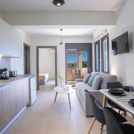 Amelie'S Luxe Apartments Kalligoni Luaran gambar